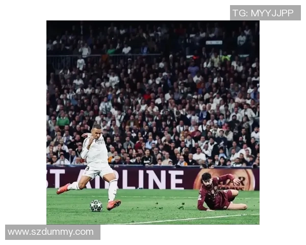 打向看台的足球明星背后的故事与球迷的热情碰撞